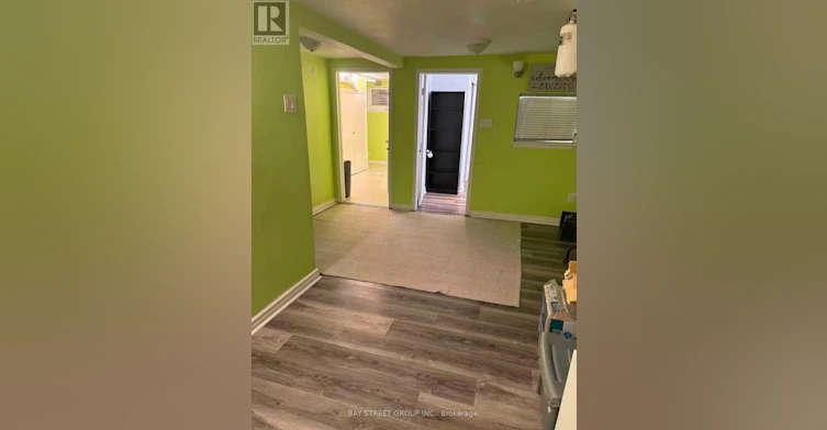 35 Cairnside Crescent, Toronto, ON, M2J 3M9 - 5