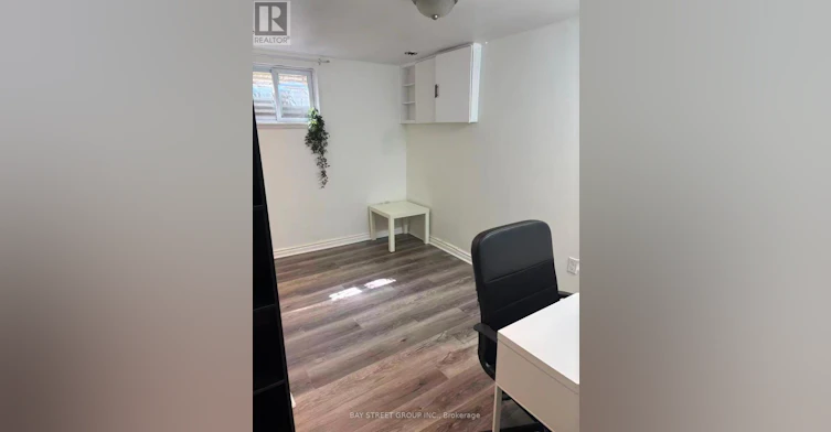 35 Cairnside Crescent, Toronto, ON, M2J 3M9 - 2