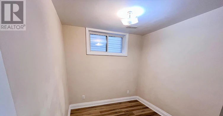 LOWER-564 Blackthorn Avenue, Toronto, ON, M6M 3C8 - 9