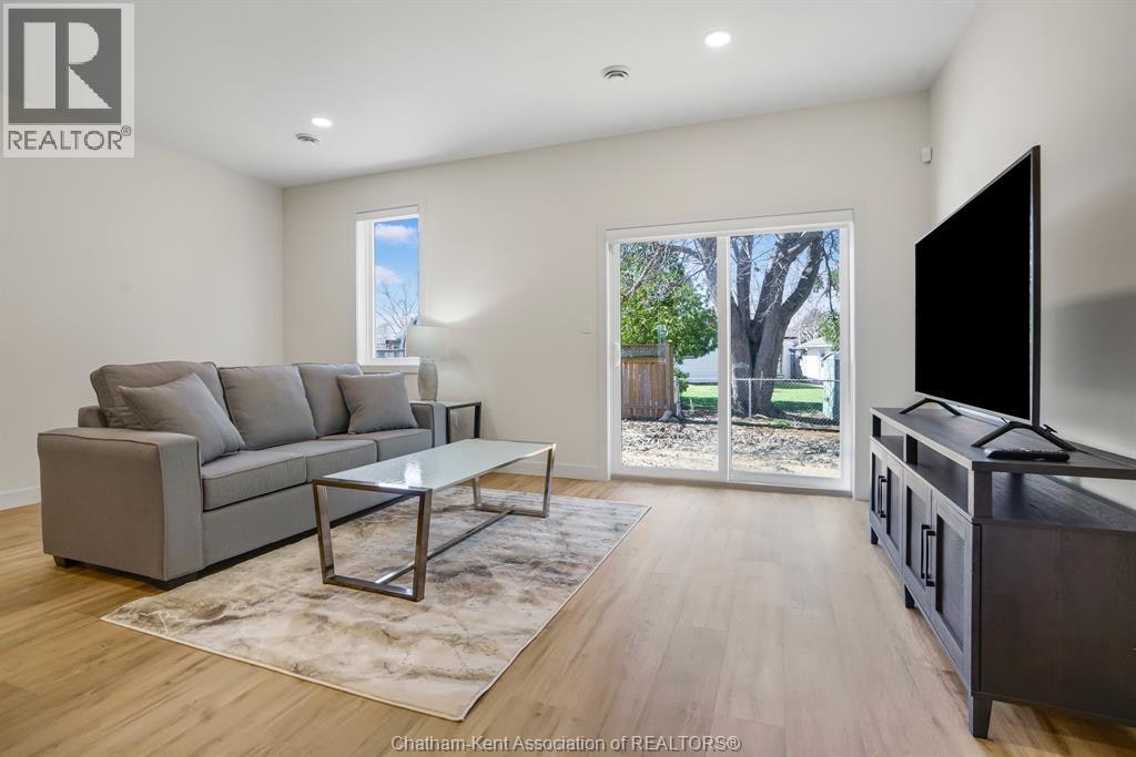 23 Magnolia Lane, Barrie, ON, N7M 0W7 - 19