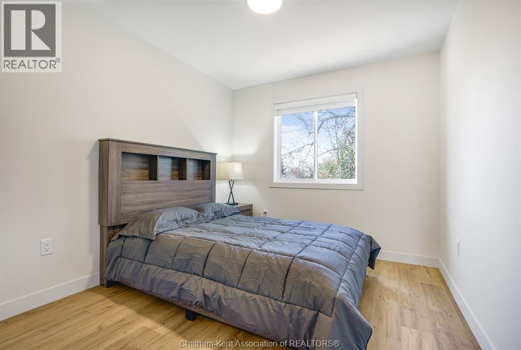 23 Magnolia Lane, Barrie, ON, N7M 0W7 - 40