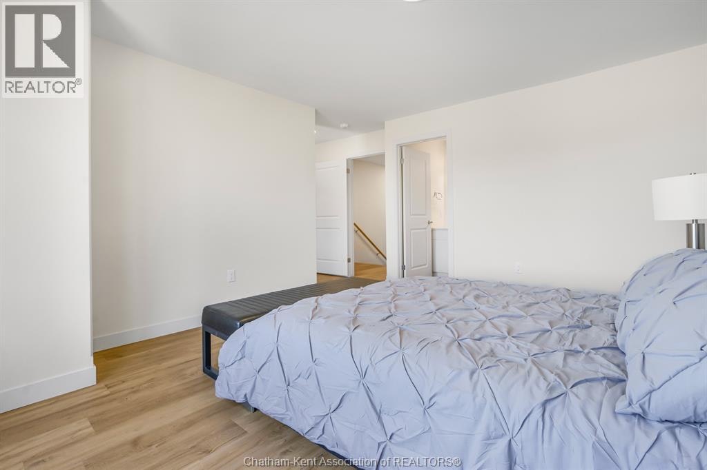40 Magnolia Lane, Barrie, ON, N7M 0W7 - 26