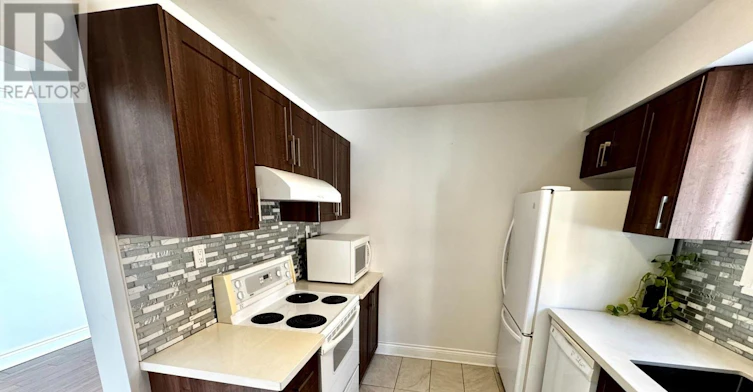 UPPER-844A Danforth Road, Toronto, ON, M1K 1H5 - 8