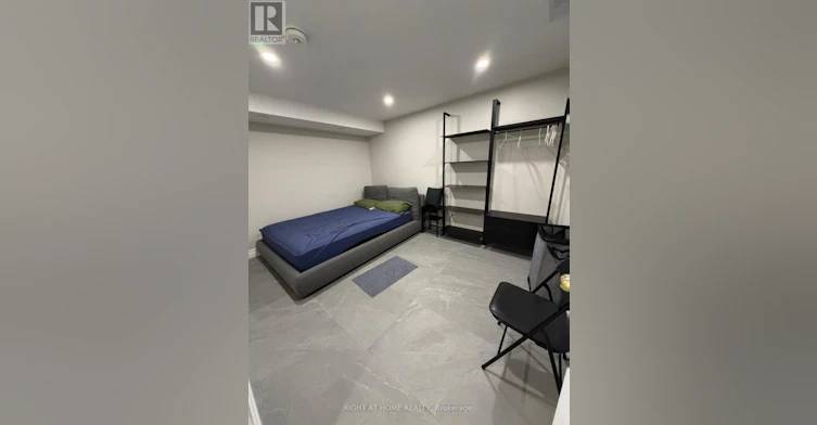 LOWER-18 Wroxeter Avenue, Toronto, ON, M4K 1J6 - 4