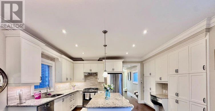 1033 Shaw Drive, Mississauga, ON, L5G 3Z3 - 2
