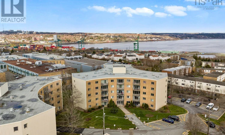 205-5561 Heatherwood Court