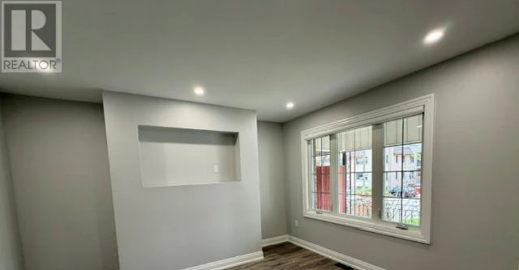 MAIN LEVEL-19 Mount Royal Avenue, Toronto, ON, M6H 2S2 - 8