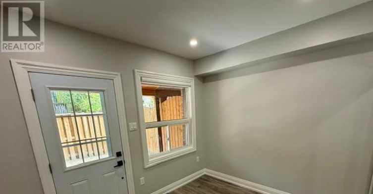 MAIN LEVEL-19 Mount Royal Avenue, Toronto, ON, M6H 2S2 - 19