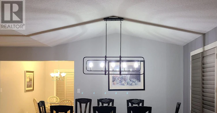 MAIN-8001 Woodsview Crescent, Niagara Falls, ON, L2H 3E9 - 3