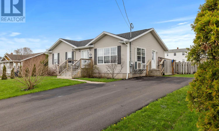 12 Salisbury Avenue