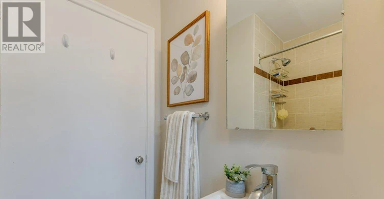 MAIN-225 Woodville Avenue, Toronto, ON, M4J 2R4 - 22