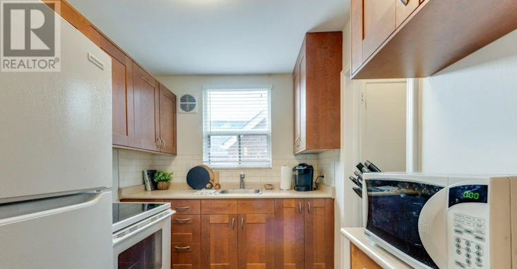 MAIN-225 Woodville Avenue, Toronto, ON, M4J 2R4 - 13