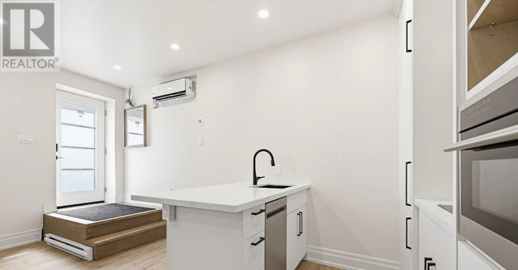 5-108 Enderby Road, Toronto, ON, M4E 2S5 - 5