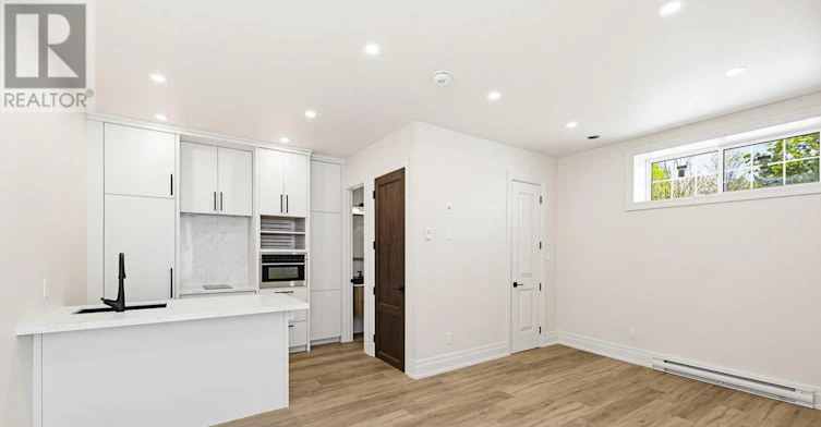 5-108 Enderby Road, Toronto, ON, M4E 2S5 - 2