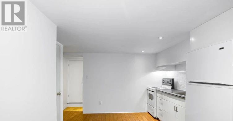 LOWER-325 Perth Avenue, Toronto, ON, M6P 3X9 - 13