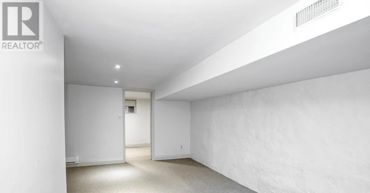 LOWER-325 Perth Avenue, Toronto, ON, M6P 3X9 - 17