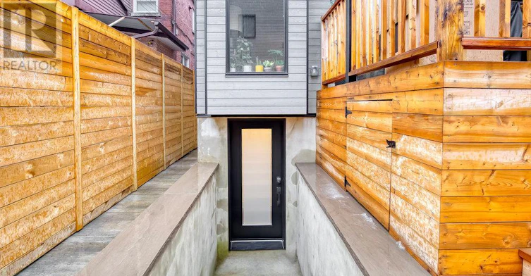 LOWER-325 Perth Avenue, Toronto, ON, M6P 3X9 - 4