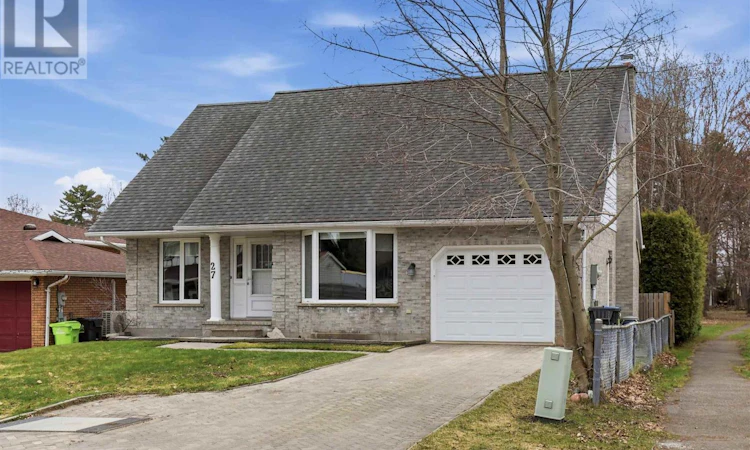 27 Golf Range Crescent