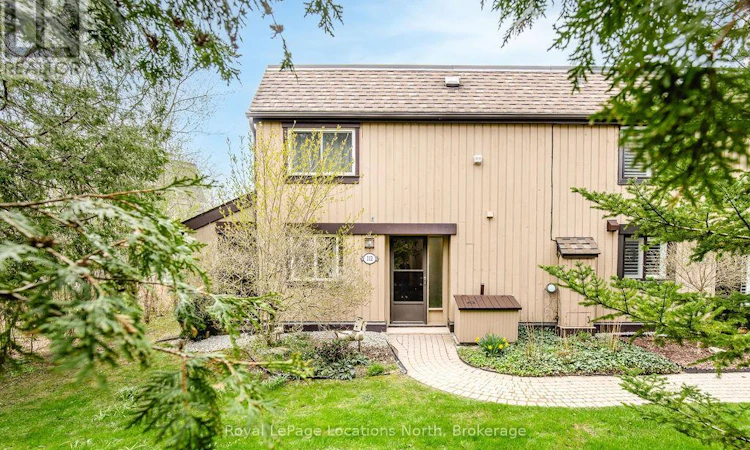112 Escarpment Crescent