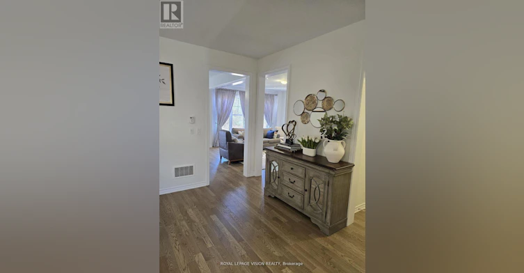 MAIN-33 Bremner Street, Whitby, ON, L1R 1W5 - 3