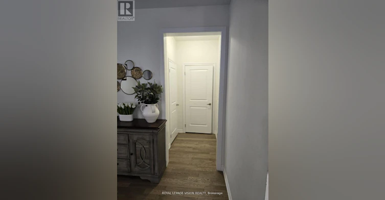 MAIN-33 Bremner Street, Whitby, ON, L1R 1W5 - 4