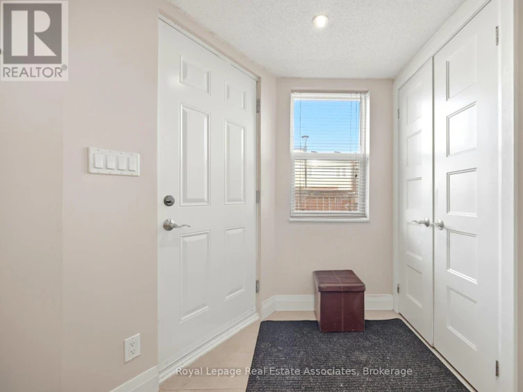 222-1055 Dundas Street E, Mississauga, ON, L4Y 3X6 - 2