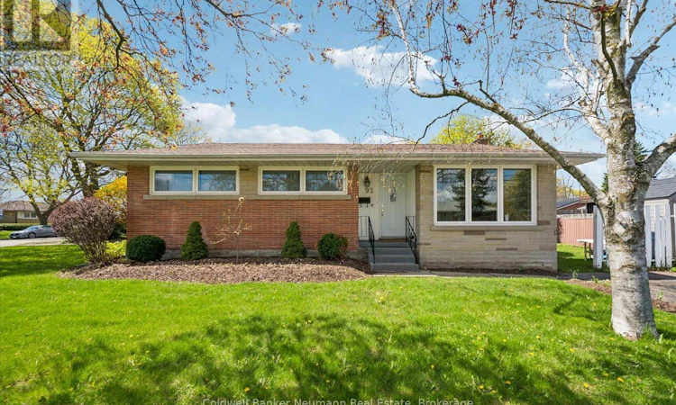 92 Victoria Road N