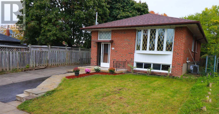 BSMT-61 Lewiston Road, Toronto, ON, M1P 1X8