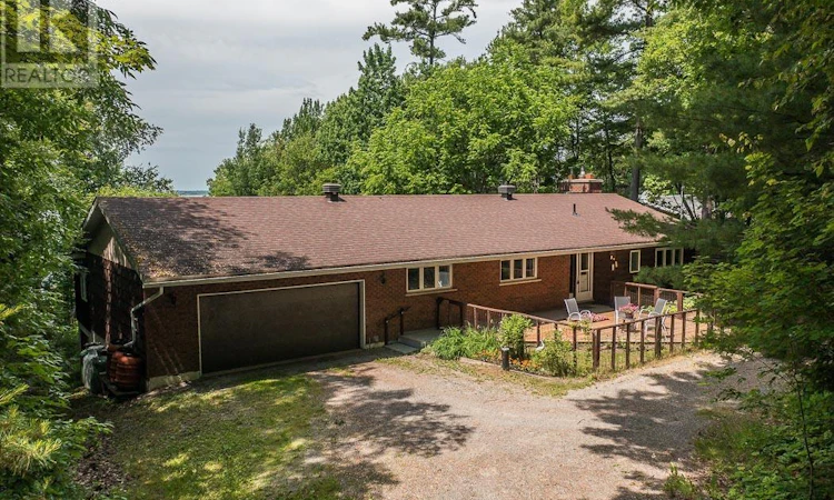 103 Birch Point Dr, Laird Township