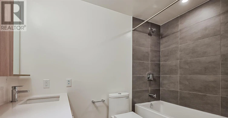 3005-223 Redpath Avenue, Toronto, ON, M4P 0E8 - 12