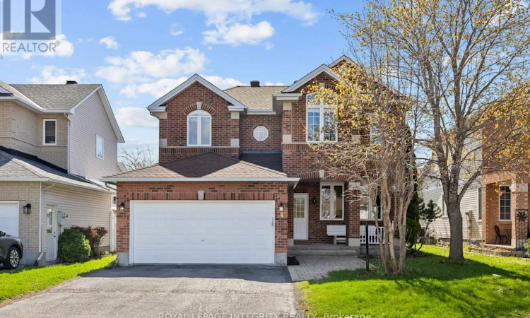 4 Tamarack Place N