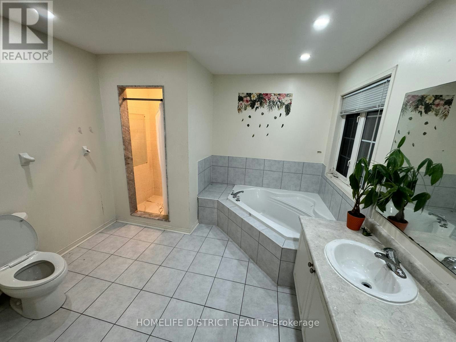 1100 Ashgrove Crescent, Oshawa, ON, L1K 2W4 - 9