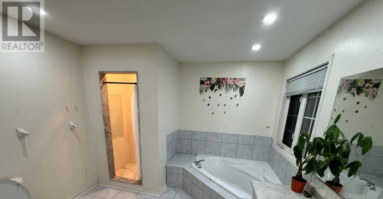 1100 Ashgrove Crescent, Oshawa, ON, L1K 2W4 - 9