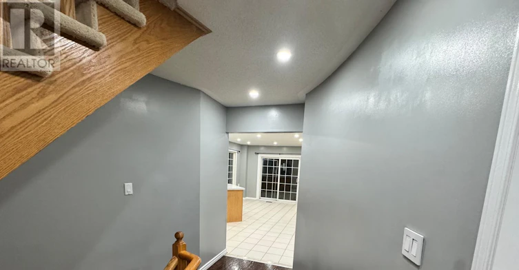 1100 Ashgrove Crescent, Oshawa, ON, L1K 2W4 - 47