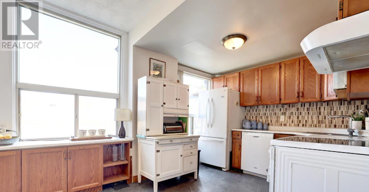 17 Foster Avenue, Hamilton, ON, L8N 1Z7 - 18