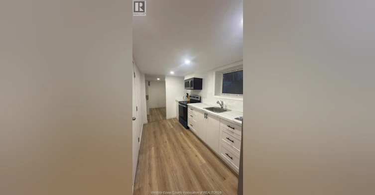 Lower-3295 Curry, Windsor, ON, N9E 2T4 - 2