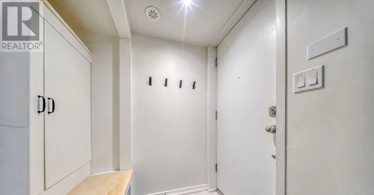 103-3 Applewood Lane W, Toronto, ON, M9C 0C1 - 4