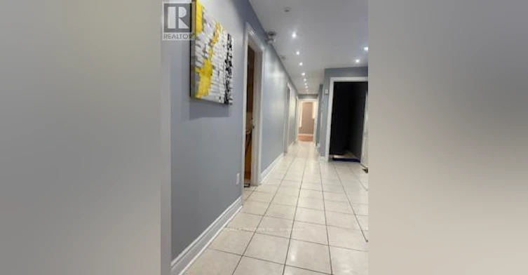 UPPER-938 Bloor Street W, Toronto, ON, M6H 1L4 - 4