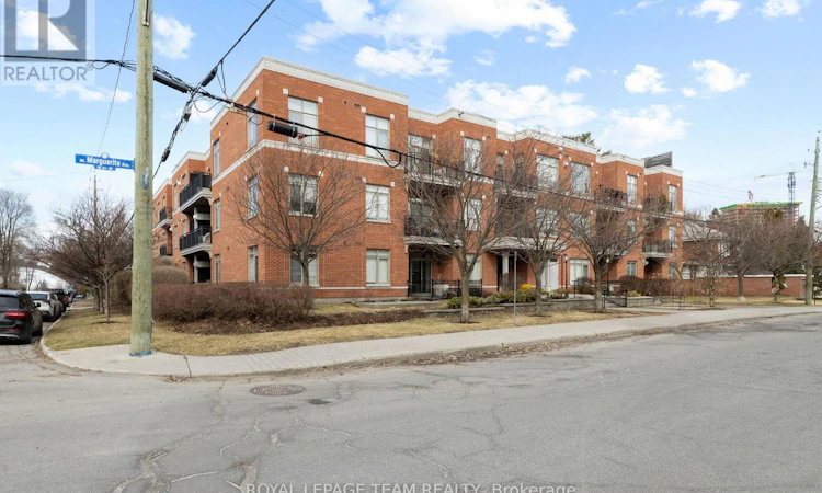 212-950 Marguerite Avenue