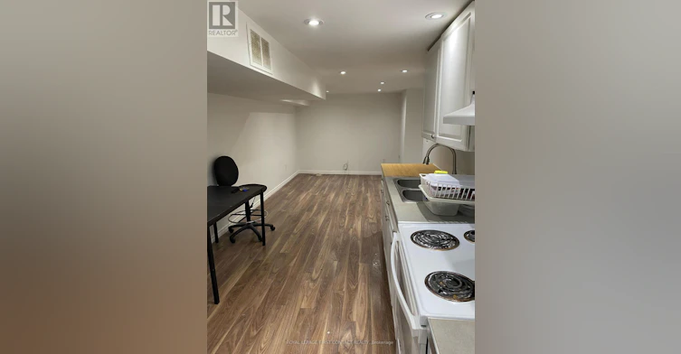 560 Heman Street, Newmarket, ON, L3Y 2Z3 - 3
