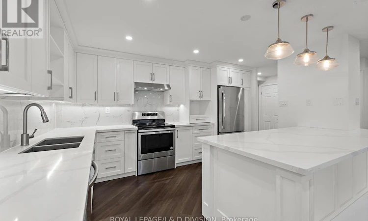 1201-33 Elmhurst Avenue