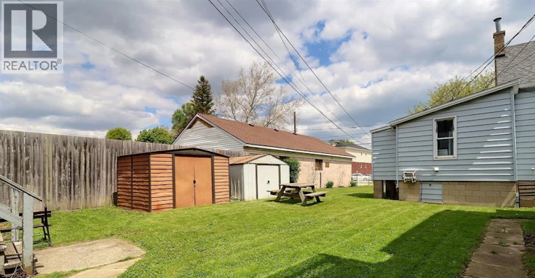 996 Albert, Windsor, ON, N8Y 1V6 - 3