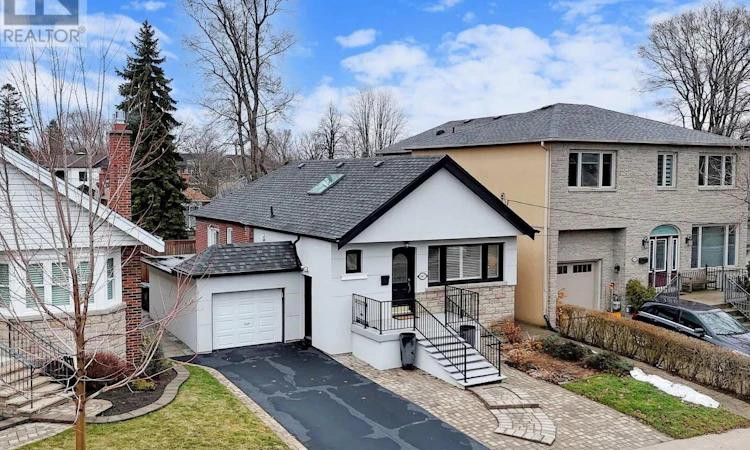 1607 Woodbine Heights Boulevard