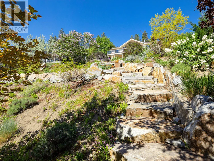 6498 Sherburn Road, Peachland, BC, V0H 1X7 - 40