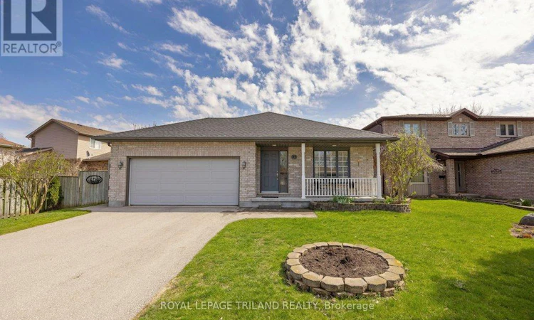 22 Stoneycreek Crescent