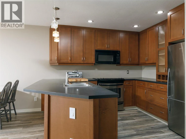 313-400 Sutton Crescent, Kelowna, BC, V1V 1Y3 - 9