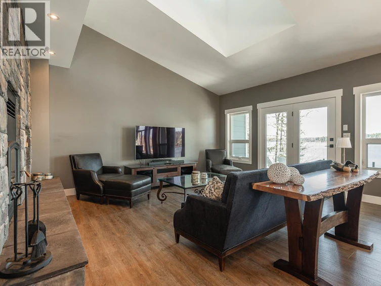 7922 Dean Road, Bridge Lake, BC, V0K 1X2 - 12