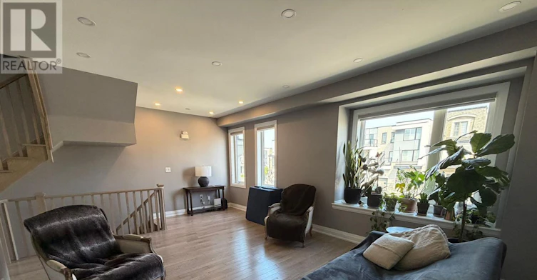 9 Vaudeville Drive, Toronto, ON, M8W 0B5 - 7