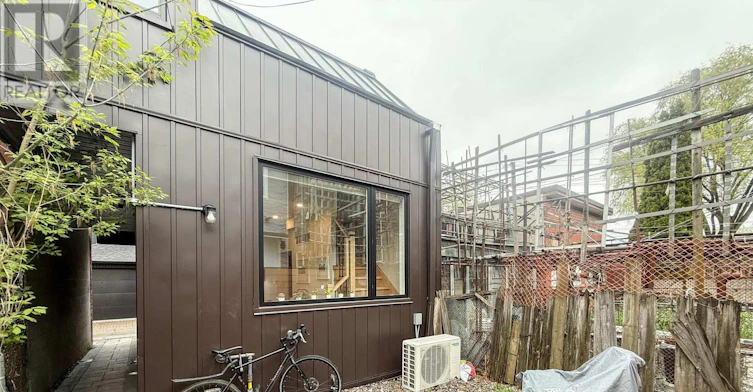 LANEWAY-598 Crawford Street, Toronto, ON, M6G 3K2 - 15