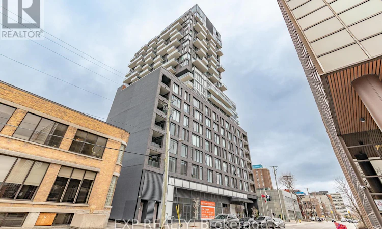 1102-203 Catherine Street